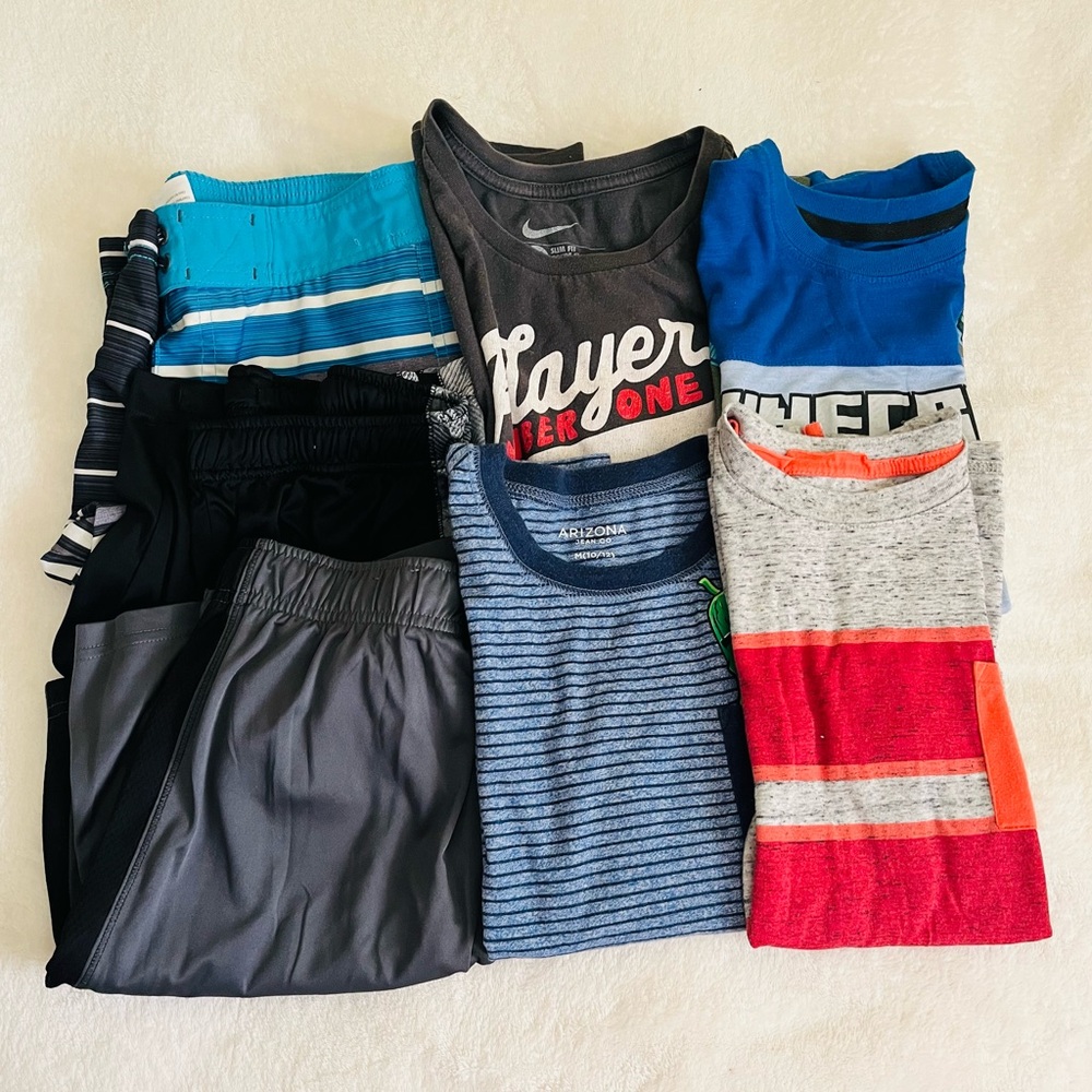 Bundle 4 T-shirt and 2 Shorts Kids Apparel Collection Sz 10 -12